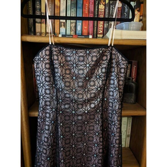 Adrianna Papell strapless a line cocktail dress black mesh design overlay  sz 12 - Picture 3 of 6